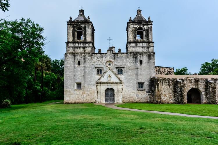 What are some historical facts about the Archdiocese of San Antonio?