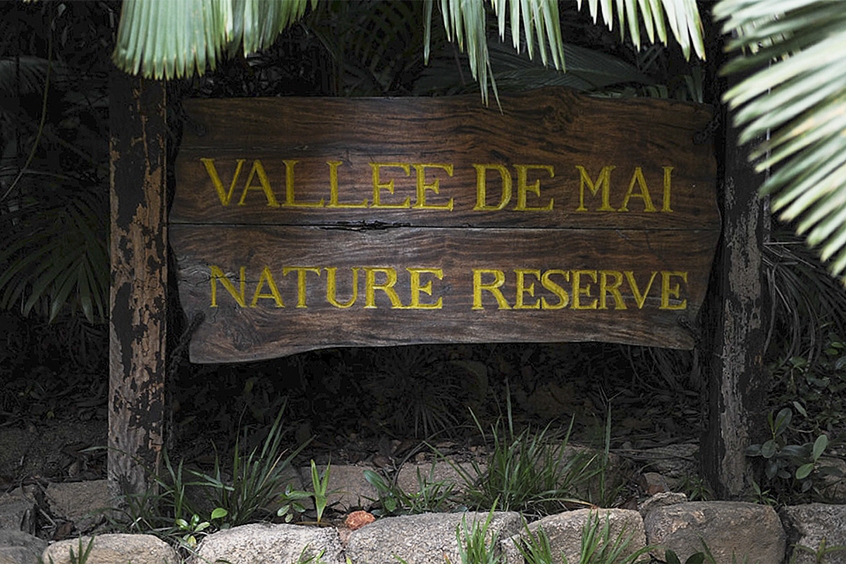 World Heritage - Document - Vallée de Mai Nature Reserve (Seychelles)