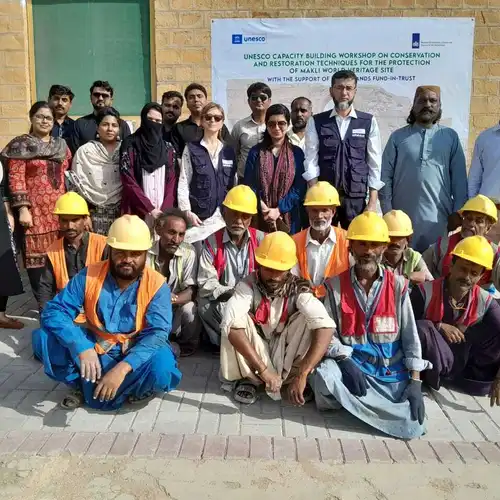 UNESCO Strengthens Capacity of the Government of Sindh in Preserving the Historical Monuments at Makli, Thatta in  ...