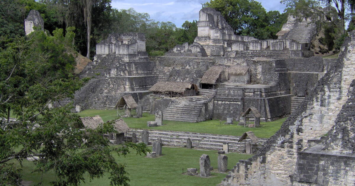 tikal mayan ruins