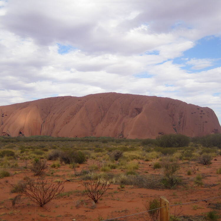 uluru tourism numbers