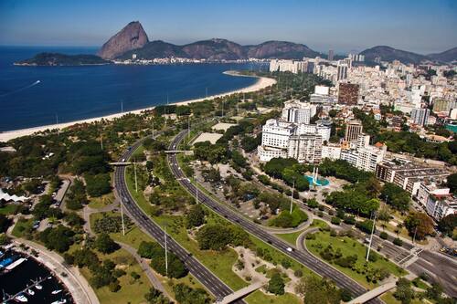 Rio de Janeiro: Carioca Landscapes between the Mountain and the Sea © Ruy Salaverry