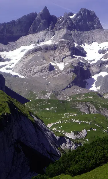 Haut lieu tectonique suisse Sardona