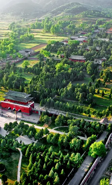 Historic Monuments of Dengfeng in “The Centre of Heaven and Earth”